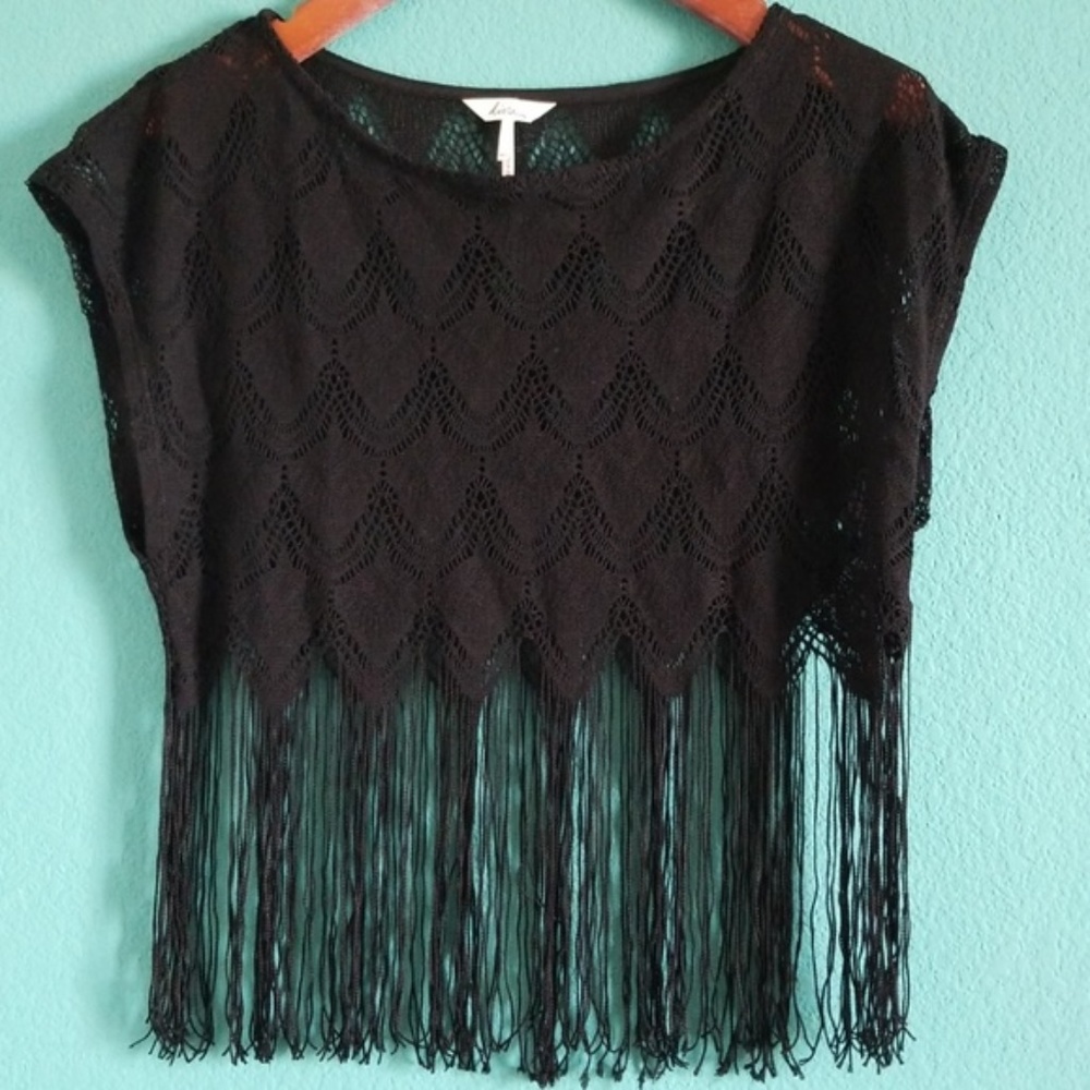 {Kirra} Black Cap Sleeve Fringe Festival Crop Top